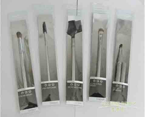 眼影刷都有哪些分類？