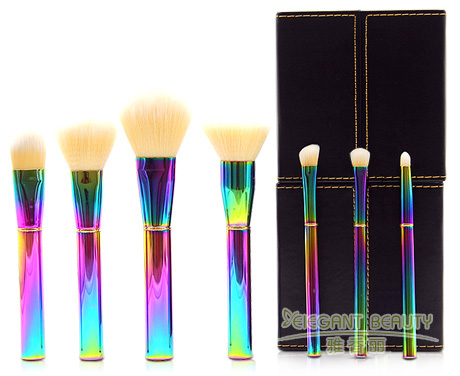 為什么專業(yè)化妝刷價格比普通化妝刷貴呢？