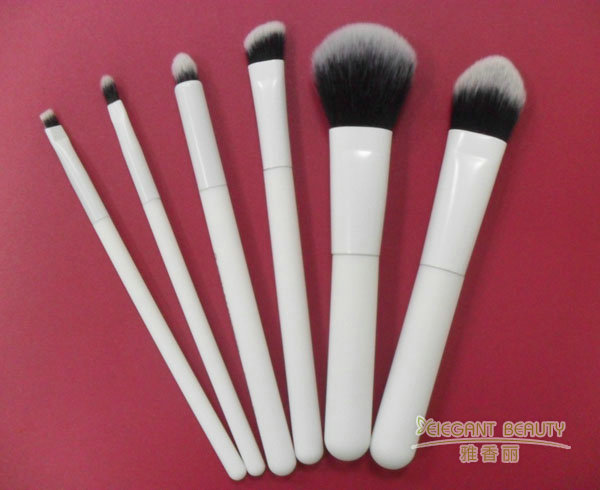 化妝刷定制的刷柄雕刻工藝能否兼容3D立體圖案？