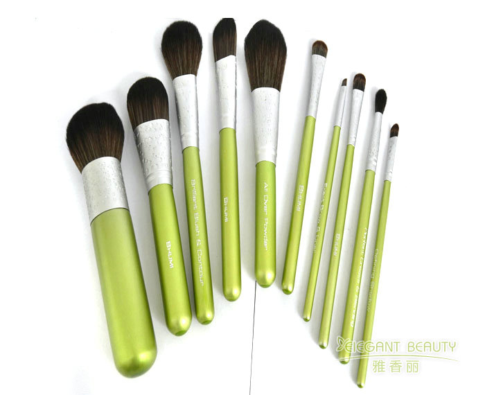 完整化妝刷套裝解析：從新手到進(jìn)階的必備工具清單